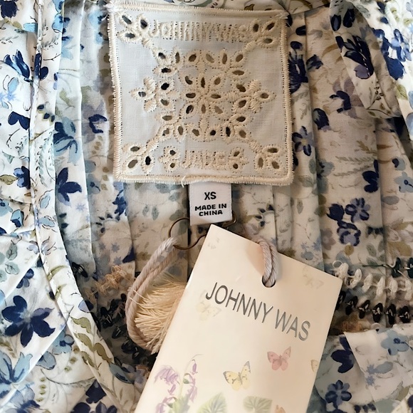 Johnny Was Floral Tatiana Peasant Top - Picture 9 of 10